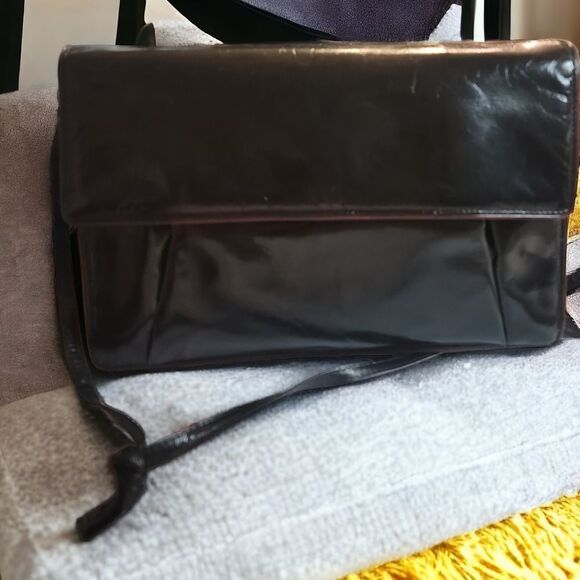 Bottega Veneta VTG Black Leather Top Flap Crossbody Bag in Good Condition - Picture 8 of 12